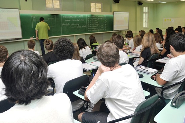 Matr�culas para ensino m�dio integral come�am hoje em SC