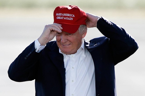 Diplomatas americanos assinam documento contra veto de Trump