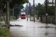 Atingidos por temporal em Joinville podem ter desconto na conta de �gua