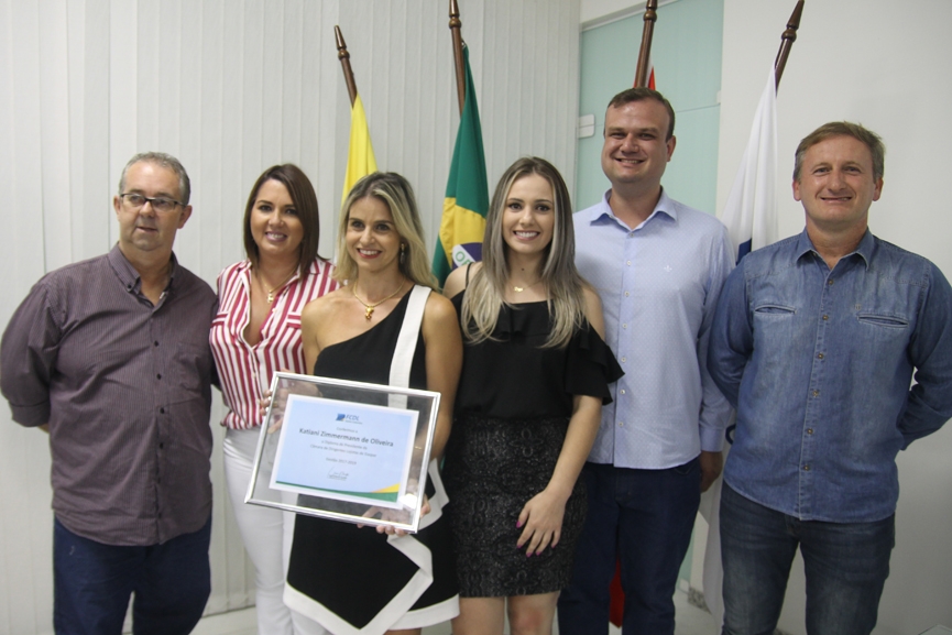 Katiani Zimmermann de Oliveira assume presid�ncia da CDL de Gaspar 
