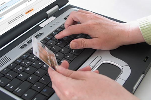 Procon de SC divulga lista de sites não confiáveis para compras