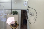 Delegacias de Canasvieiras e Ingleses, na capital, s�o alvo de tiros