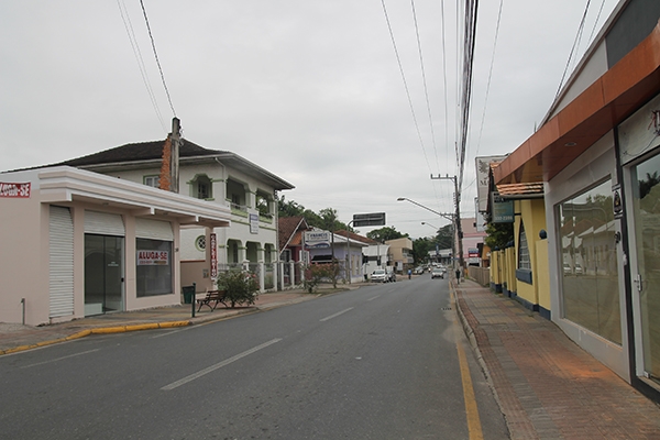 Por que existem tantas salas comerciais para alugar no Centro de Gaspar?