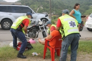 Acidente entre carro e moto deixa mulher ferida na BR-470, em Gaspar