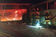 Acidente entre dois ônibus deixa oito mortos e 50 feridos em São Paulo