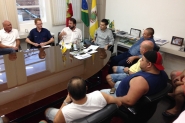 Reajuste de tarifa é pauta de reunião entre taxistas e prefeito de Gaspar
