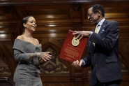 Rihanna recebe prmio de ativista do ano de 2017 pela Universidade de Harvard