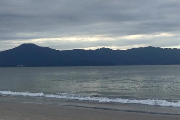 N� de pontos impr�prios para banho em SC cai pela 2� semana seguida