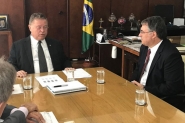 Colombo se re�ne com ministro para tratar de quest�o da carne em SC