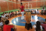 Aulas de capoeira movimentam Escola Ivo D'Aquino
