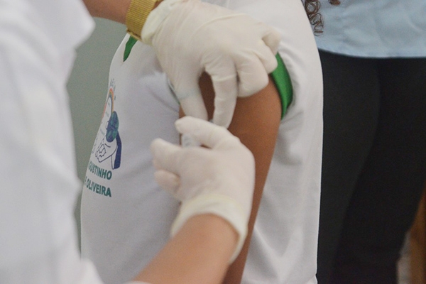 Postos de sa�de de SC disponibilizam a adolescentes vacina contra meningite C