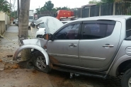 Carro bate em poste no bairro Santa Terezinha, em Gaspar
