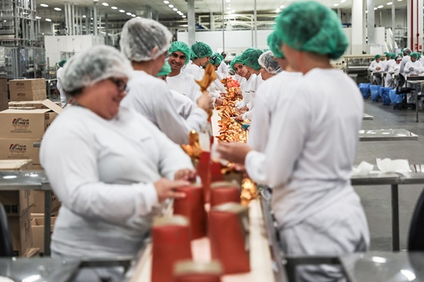 Produo da indstria sobe 1,1% em maro ante 2016, mas cai 1,8% em relao a fevereiro