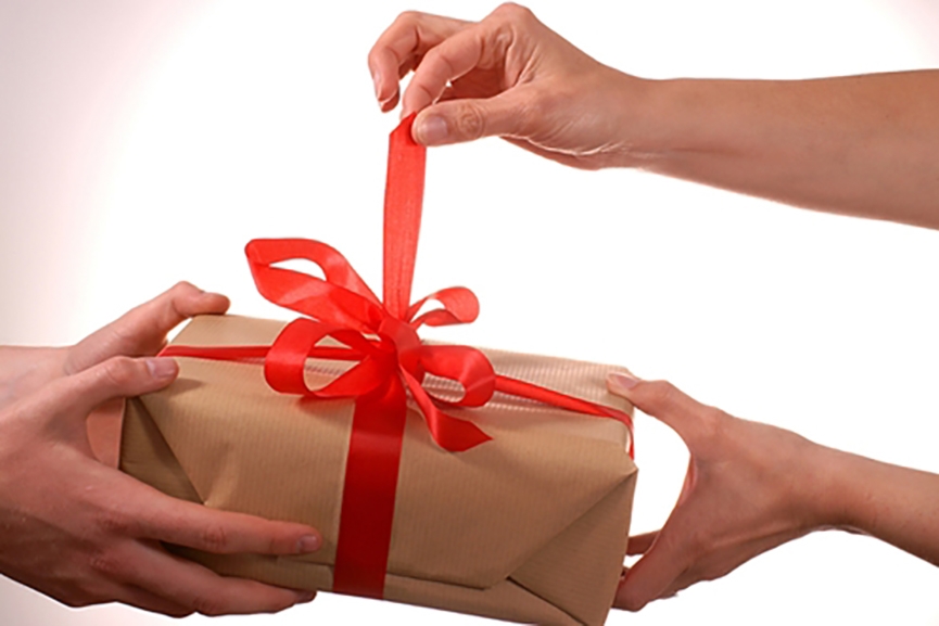 Pesquisa aponta que catarinenses devem gastar, em m�dia, R$165 com presente de Dia das M�es