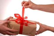 Pesquisa aponta que catarinenses devem gastar, em m�dia, R$165 com presente de Dia das M�es