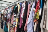 Comunidade S�o Francisco de Assis promove bazar