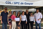 CDL de Gaspar encerra campanha de Dia das Mães com sorteio