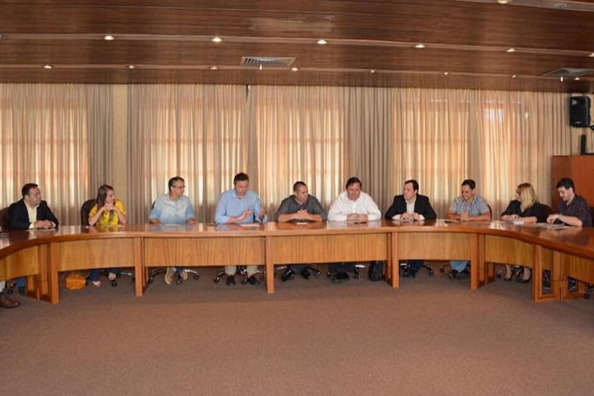 Integração do transporte escolar entre Blumenau e Gaspar é tema de reunião e audiência
