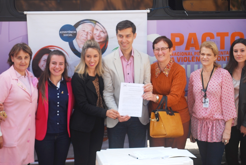 Prefeito de Gaspar sanciona lei que cria Conselho Municipal da Mulher