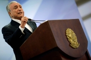'Renunciar seria admisso de culpa. Se quiserem, me derrubem', diz Temer a jornal
