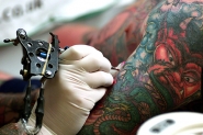 Blumenau recebe conven��o internacional de tatuagem