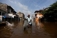 Ciclone avana para Bangladesh aps deixar quase 200 mortos em Sri Lanka e ndia