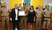 Sess�o da C�mara de Gaspar � marcada por entrega de homenagens 