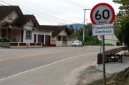 Velocidade m�xima na rua Itaja� � alterada para 60km/h