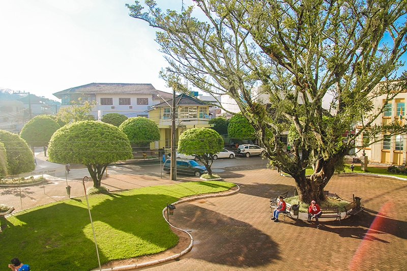 Tempo come�a a melhorar nesta quinta-feira em SC