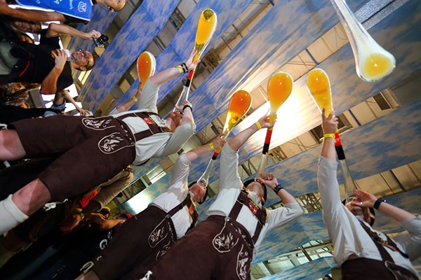 Valores dos ingressos da 34� Oktoberfest s�o divulgados; em alguns dias aumento foi de 20%