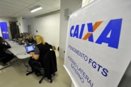 Agncias da Caixa abrem mais cedo at quarta para saque das contas inativas do FGTS