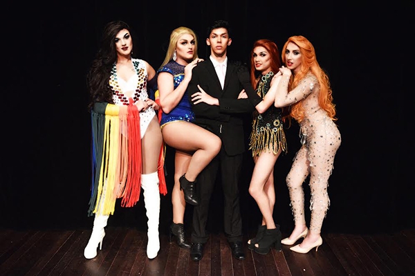 Plasticine Produ��es promove Drag Night Show em Itaja�