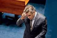 Congresso tenta manter votaes na semana em que STF decide priso de Acio