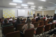 Servidores municipais aposentados s�o homenageados, em Gaspar