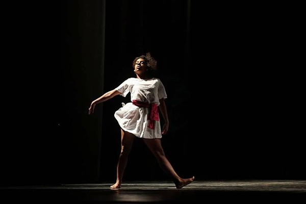 Gasparense recebe ouro no Festival de Dança de Joinville