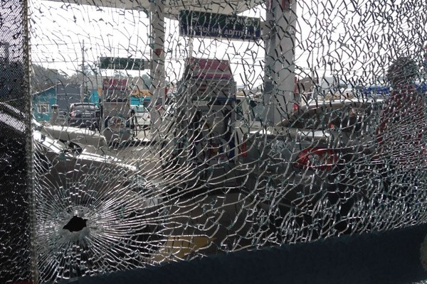 Suspeito atira em bombas de combust�vel em posto de Blumenau