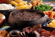 Tradicional Feijoada da Apae re�ne comunidade na Capela Santa Terezinha