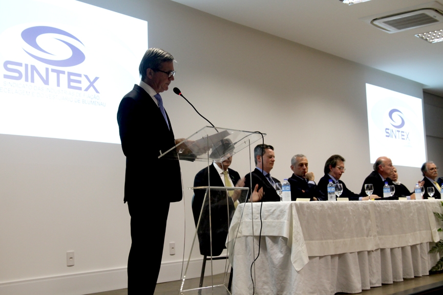 Diretor da Circulo assume presidência do Sindicato das Indústrias de Fiação, Tecelagem e do Vestuário de Blumenau