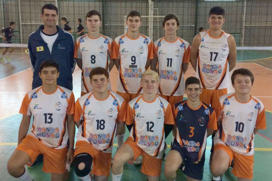 Equipe de vôlei de Gaspar participa da terceira etapa iniciante masculina em Brusque