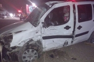 Carro e caminhão colidem na BR-470, em Gaspar