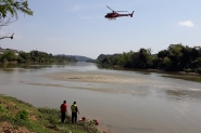 Bombeiros salvam homem de afogamento no rio Itajaí-Açu, em Gaspar