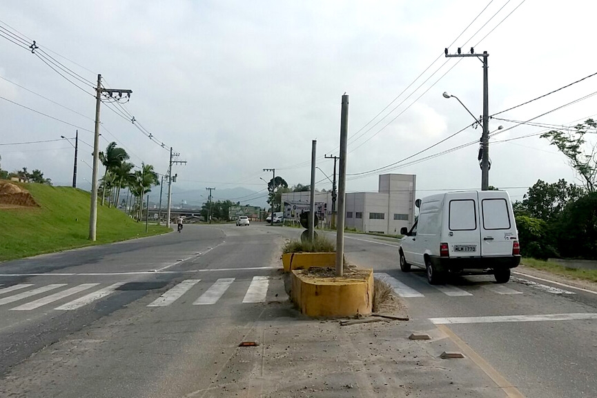 Lombadas eletr�nicas de Gaspar s�o desativadas por falta de renova��o contratual