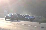 Dois carros colidem frontalmente na BR-470, em Gaspar