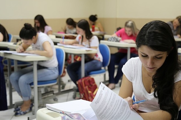 SC n�o promover� ensino religioso de uma s� cren�a, diz governo estadual