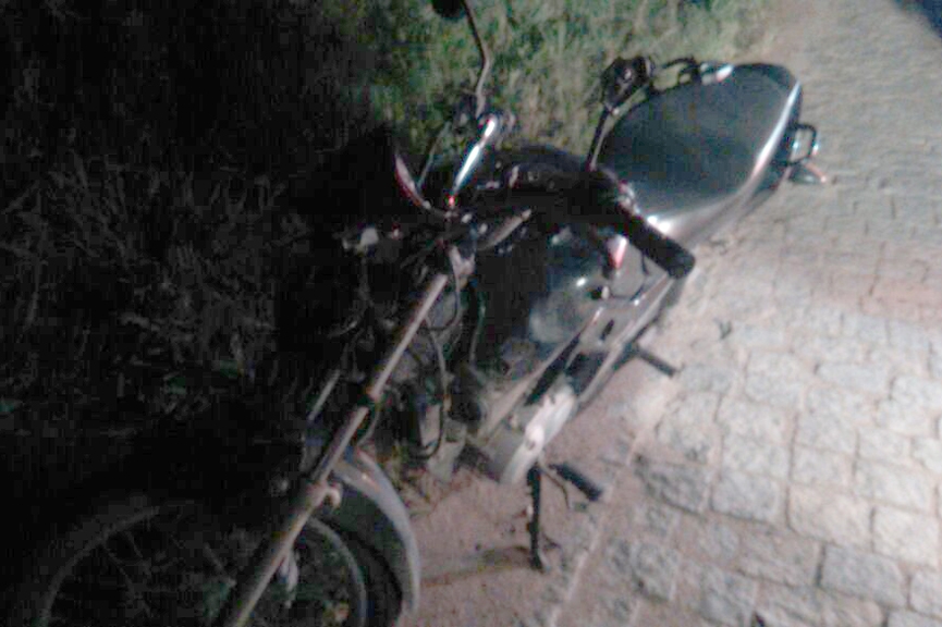 Motociclista morre ap�s colidir contra cavalo em Ilhota