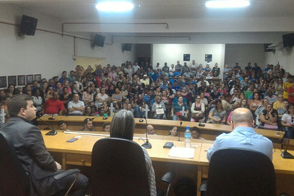 Servidores de Gaspar est�o em estado de greve e podem paralisar servi�os no dia 31