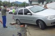 Mulher é atropelada pelo próprio carro em Indaial