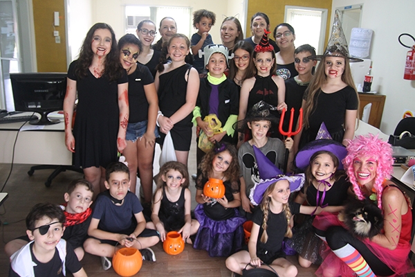 Cuidado com as bruxas e fantasmas: hoje � dia de Halloween