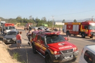 Engavetamento entre cinco ve�culos deixa quatro feridos na BR-470, em Gaspar
