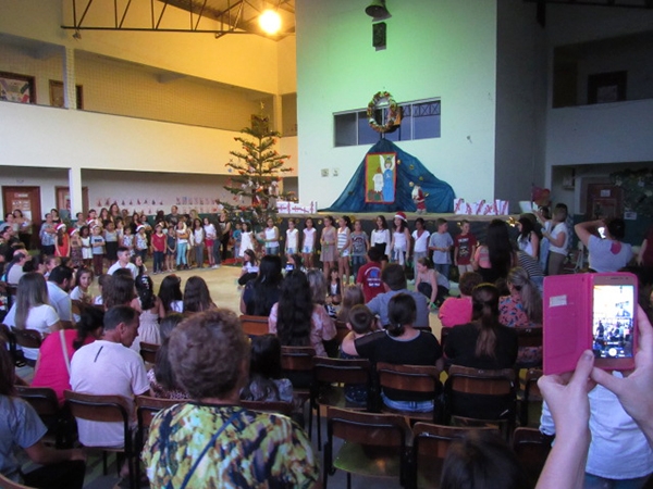 Escola Domingos Jos� Machado promove encerramento em Ilhota